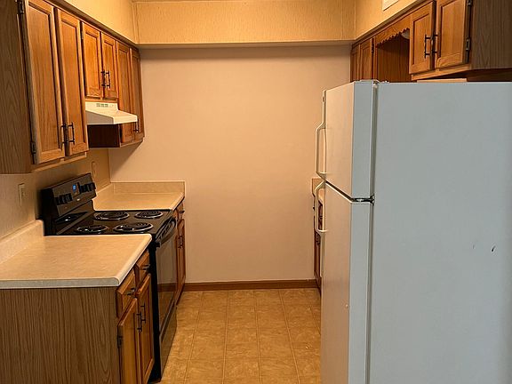 3rd image of 924 NE Sunnyside Ln #B