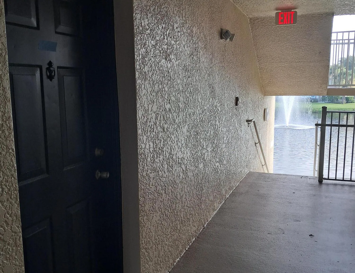 2 bed, 2.0 bath, 1033 sqft, $1,650 — Photo 2