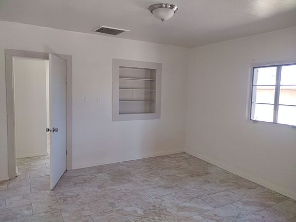 3rd image of 3327 E Flower St