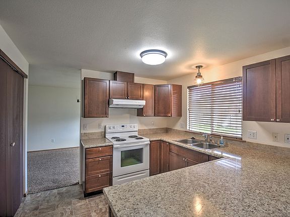 3rd image of 8811 Milbanke Dr SE