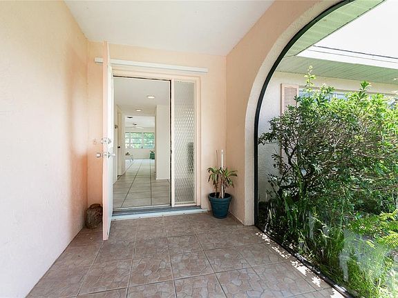 5th image of 1126 S Cypress Point Dr