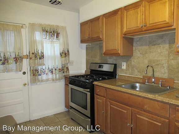 5th image of 1354 Winston Ave