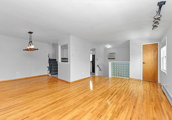 4th image of 117-43 122nd Pl Floor 2
