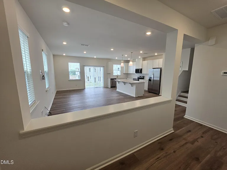 517 Sunset Lake Dr — Photo 6