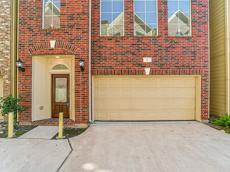 1117 Saint Agnes St #E — Photo 2