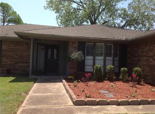 126 NE Timber Ridge Dr, Burleson, TX 76028