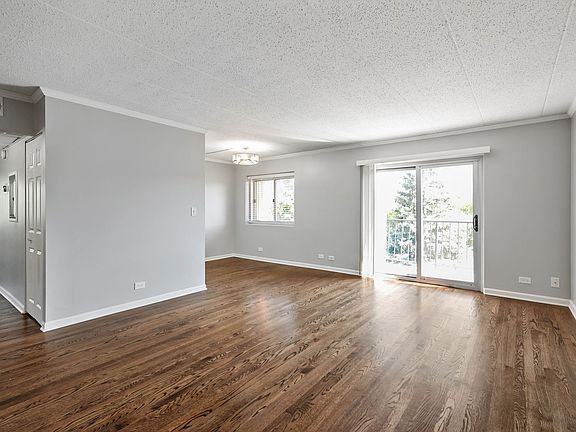 2nd image of 3219 W Parkway Dr APT 3B