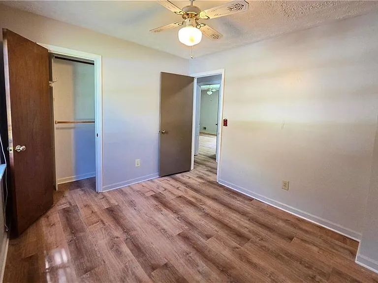 3533 Charlotte Dr — Photo 19