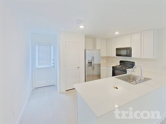 5th image of 807 Ponderosa Ln