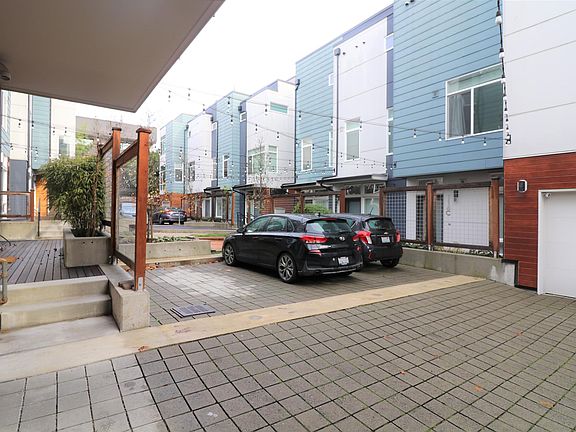 2nd image of 114C 20th Ave
