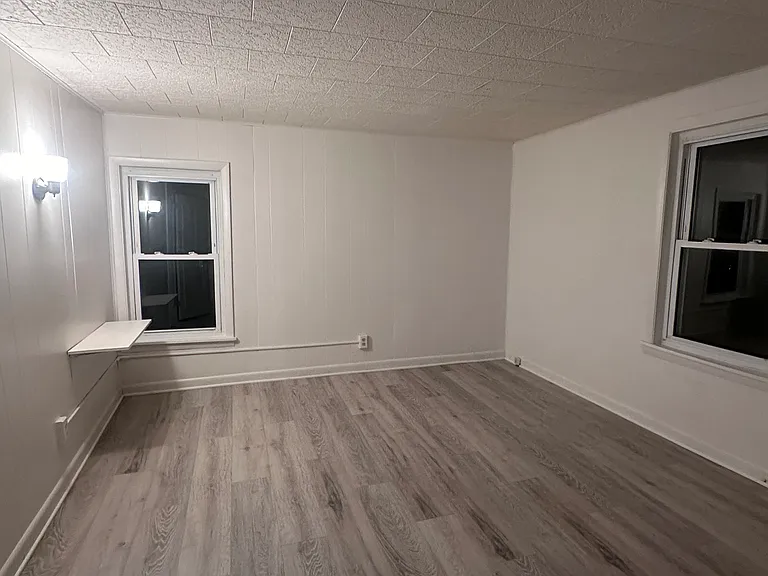 7 Central Ave — Photo 11