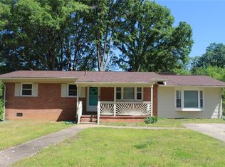 207 Bedford Dr, Eden, NC 27288