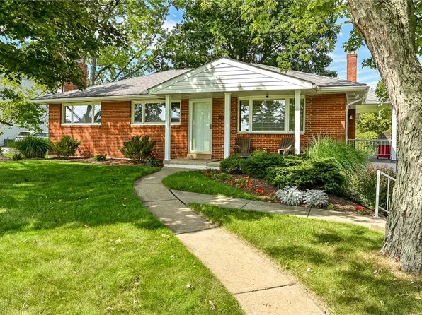 401 N Pine Cir, Gibsonia, PA 15044
