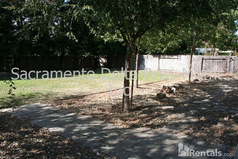 2nd image of 9484 Monte Cresta Way