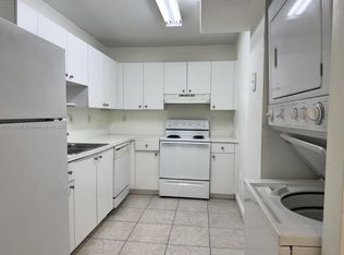 8251 NW 8th St APT 211, Miami, FL 33126