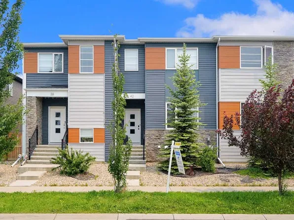 42 N Midtown Blvd SW, Airdrie, AB T4B 4E4