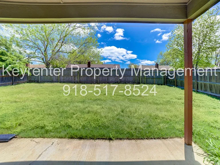 1911 W Canton Pl — Photo 28