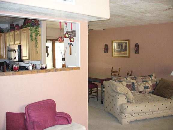 Open Kitchen and dining area