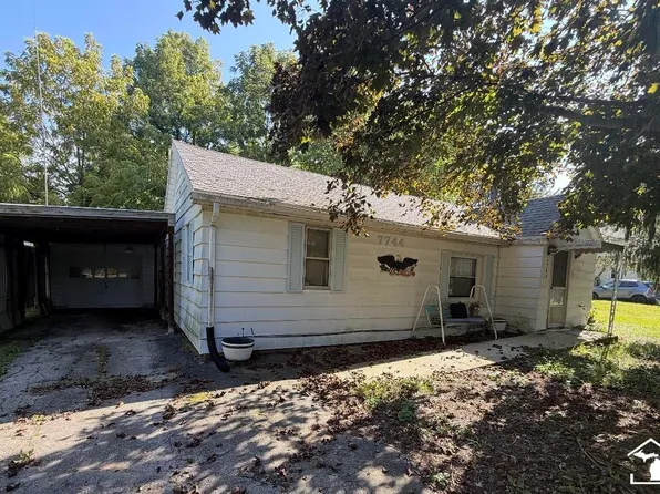 7744 Summerfield Rd, Lambertville, MI 48144