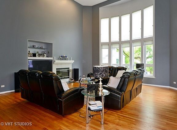 3rd image of 866 Bonnie Brae Ln