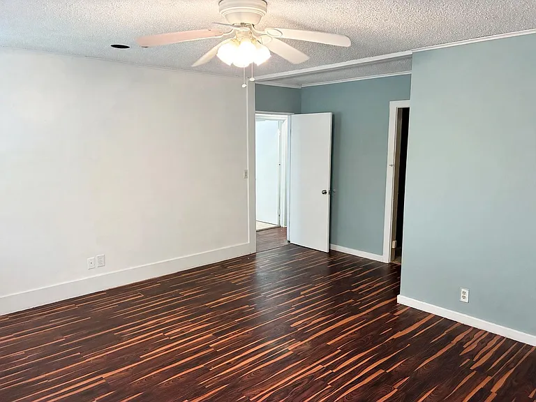 5212 S Columbia Pl — Photo 26