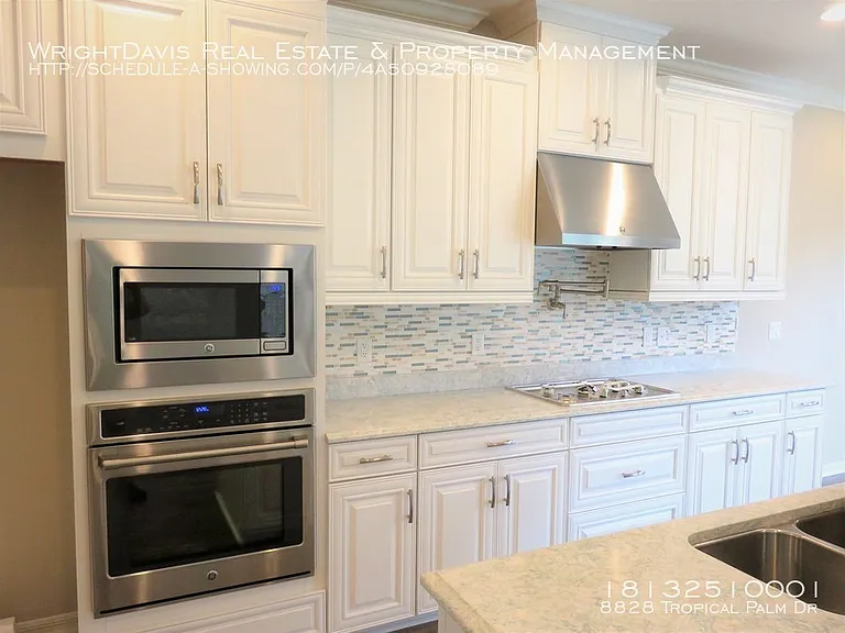 8828 Tropical Palm Dr — Photo 7
