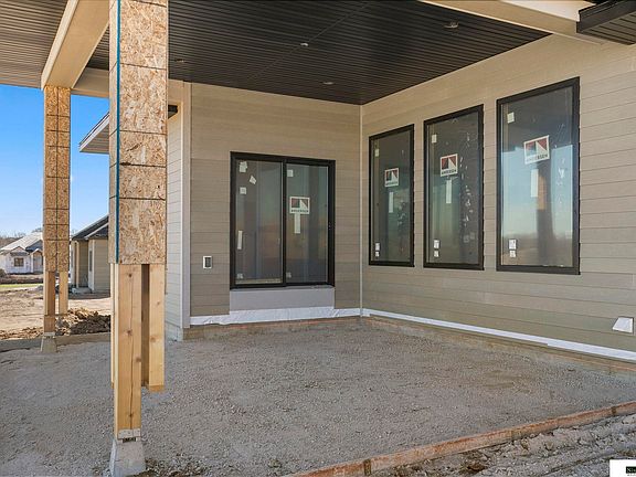 4th image of 2222 Battle Creek Rd