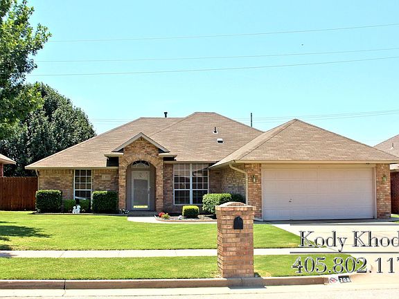 2nd image of 708 SW 133rd St