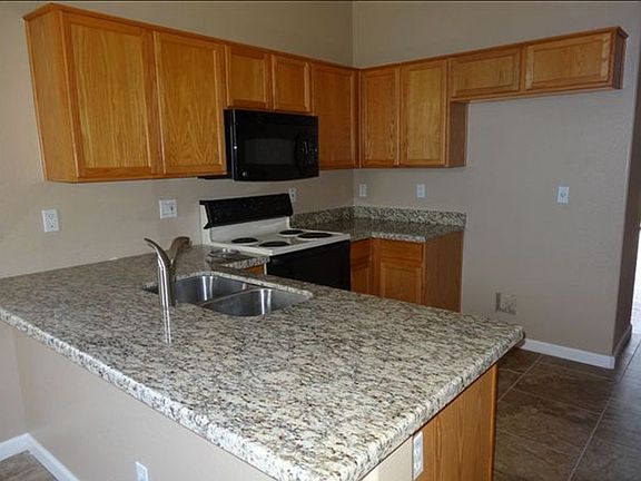 3rd image of 6577 W Puget Ave