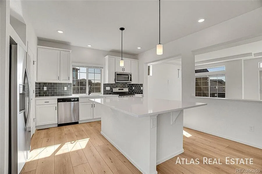 Available Now!! 3 Bedroom 4 Bath - Less Than 2 Miles From Bison Ridge Rec Center — Photo 4
