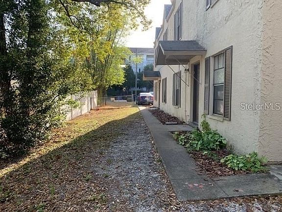 3rd image of 8804 N Orangeview Ave
