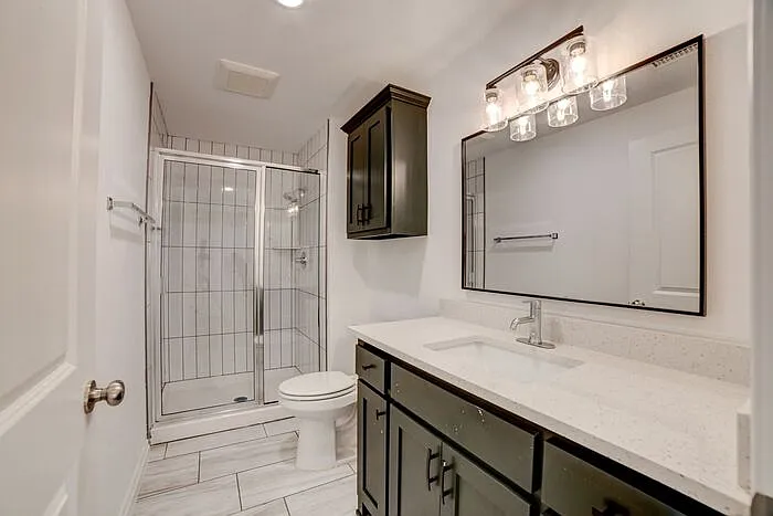 1123 N Main St #12 — Photo 21