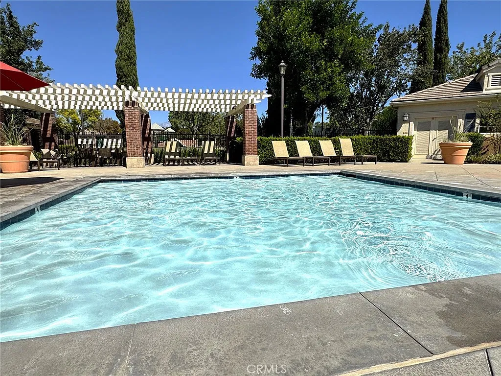 3 bed, 2.5 bath, 2240 sqft, $3,850 — Photo 3