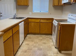 162 - Quailwood Townhomes, Bakersfield, CA 93309