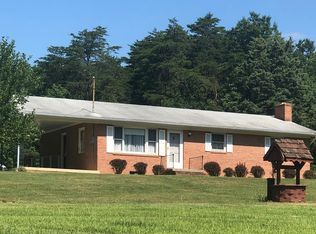 427 Oak Grove School Rd, Hedgesville, WV 25427
