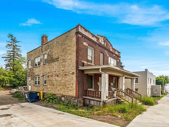 3rd image of 614 N 6th Ave E