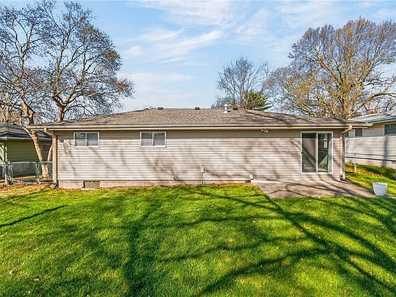 3rd image of 3407 E Lantern Ln
