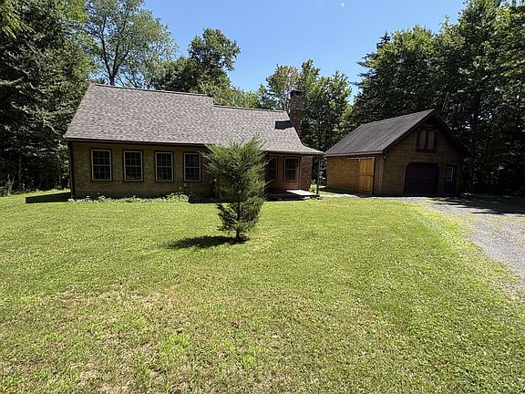 2nd image of 98 Lockwood Brook Road