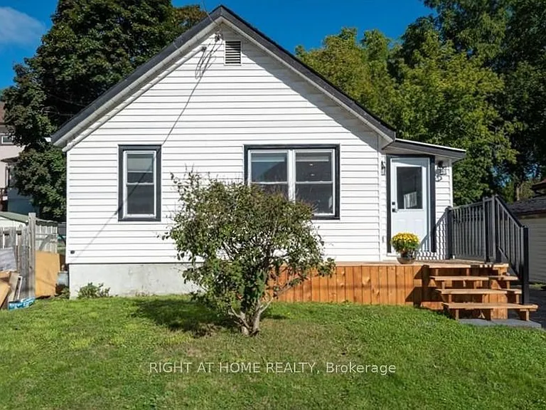 48 Ridley St E — Photo 1