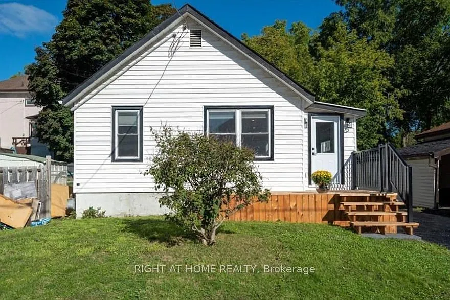48 Ridley St E