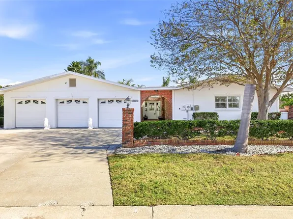 3927 Versailles Dr, Rocky Point, FL 33634