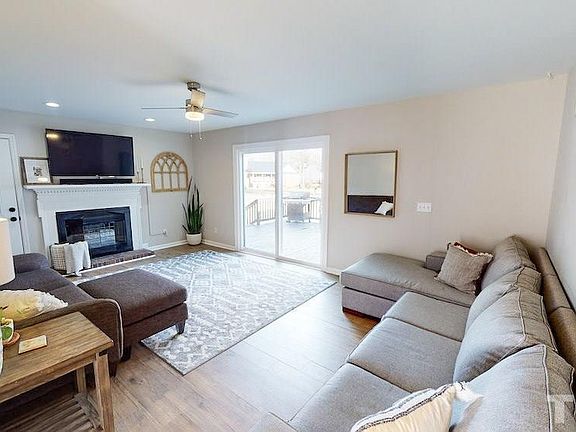 4th image of 401 Earl Dr