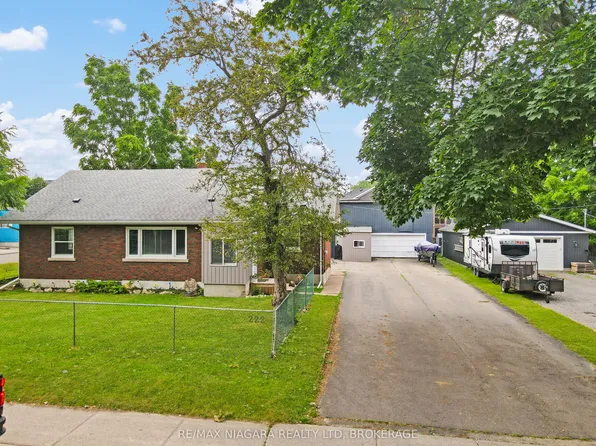 222 Ridgeway Rd, Fort Erie, ON L0S 1B0