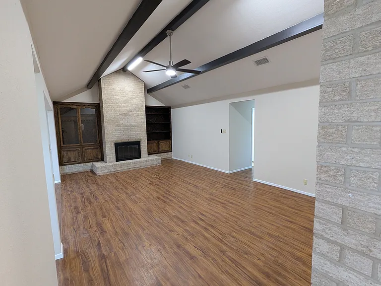 5694 N US Highway 277 — Photo 10