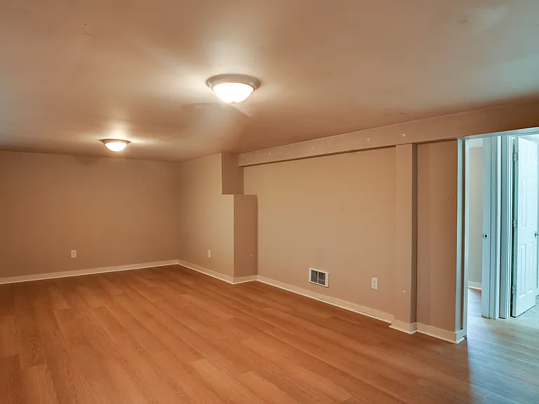 2718 E Fir St — Photo 13