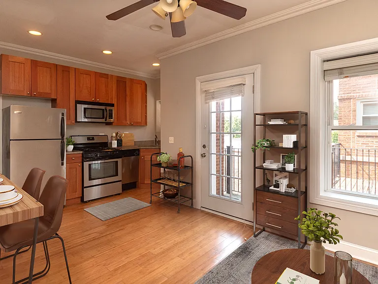 1022 W. Dakin — Photo 16