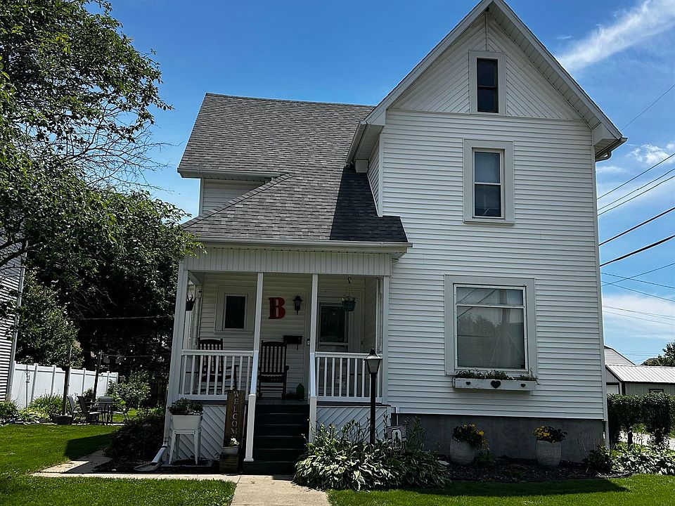 1st image of 405 8th St