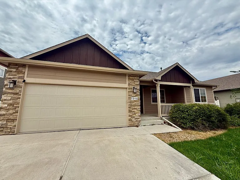 7545 Back Stretch Dr — Photo 2