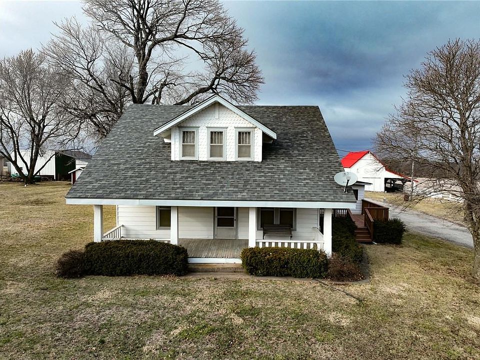 1st image of 1368 240th St