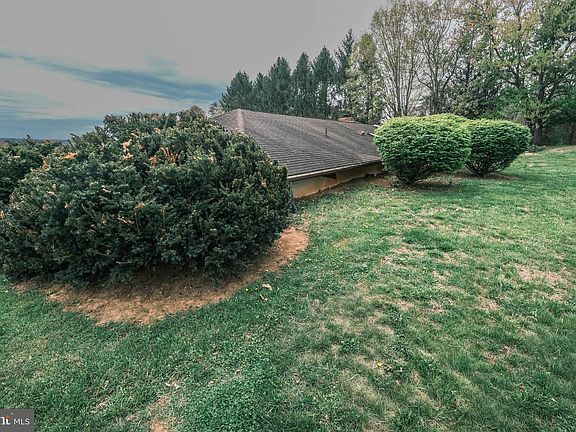 4th image of 225 Bowling Green Rd